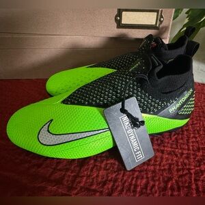 Nike Soccer Cleats 5Y